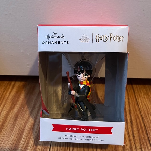 LOT BRAND NEW Harry Potter Room of Requirement playset & Hallmark Ornament - Picture 5 of 12